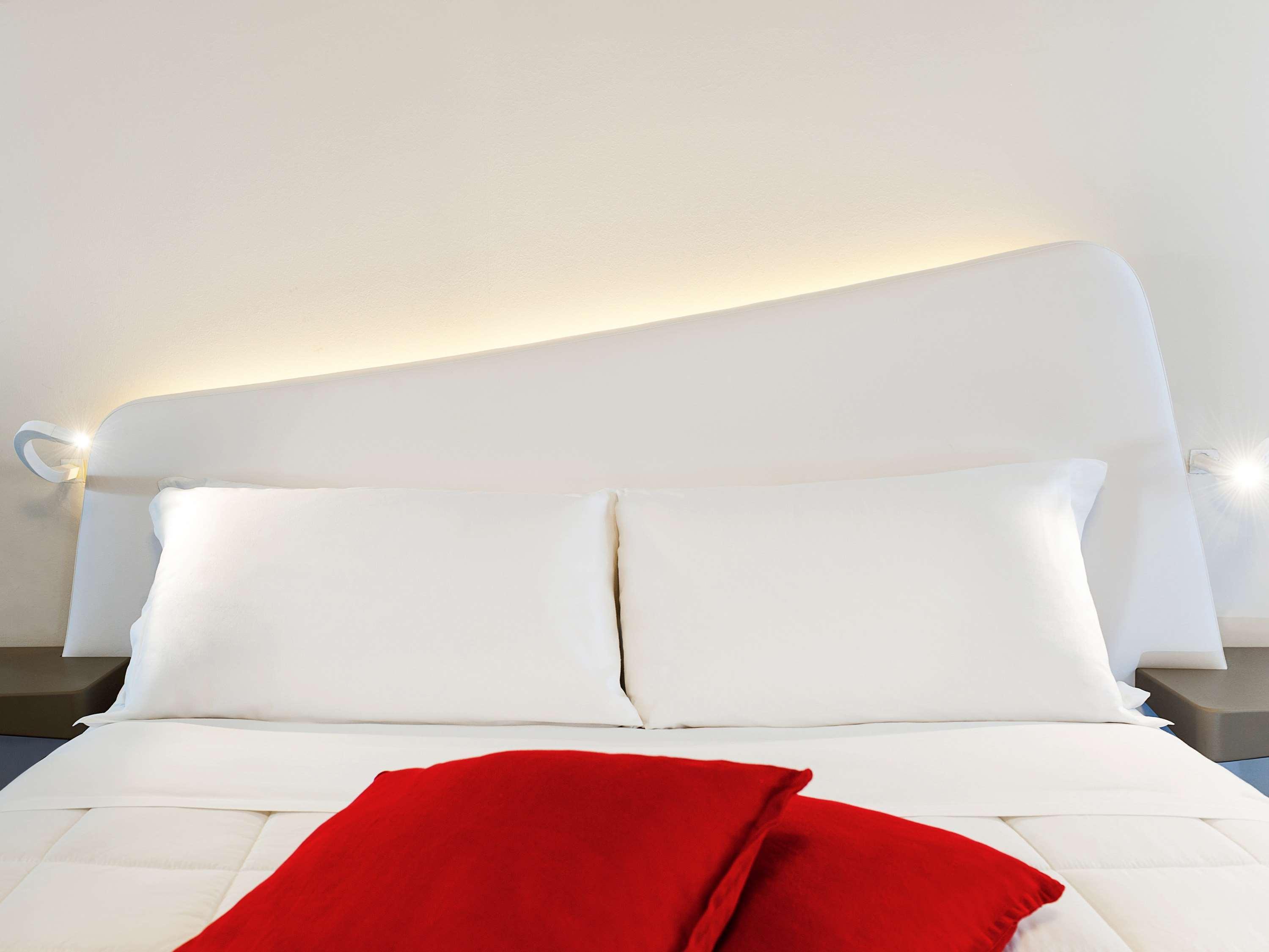 Ibis Styles President