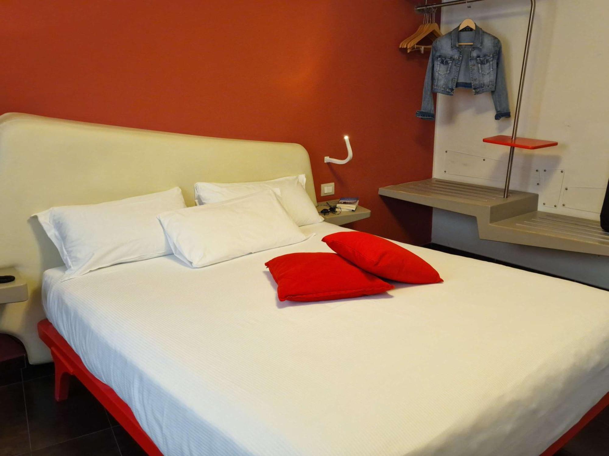 Ibis Styles President Hotel