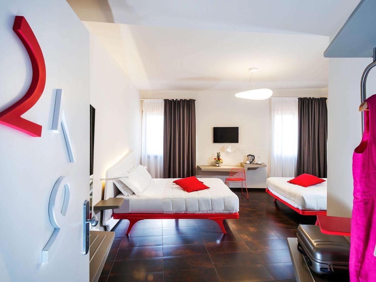 Ibis Styles President